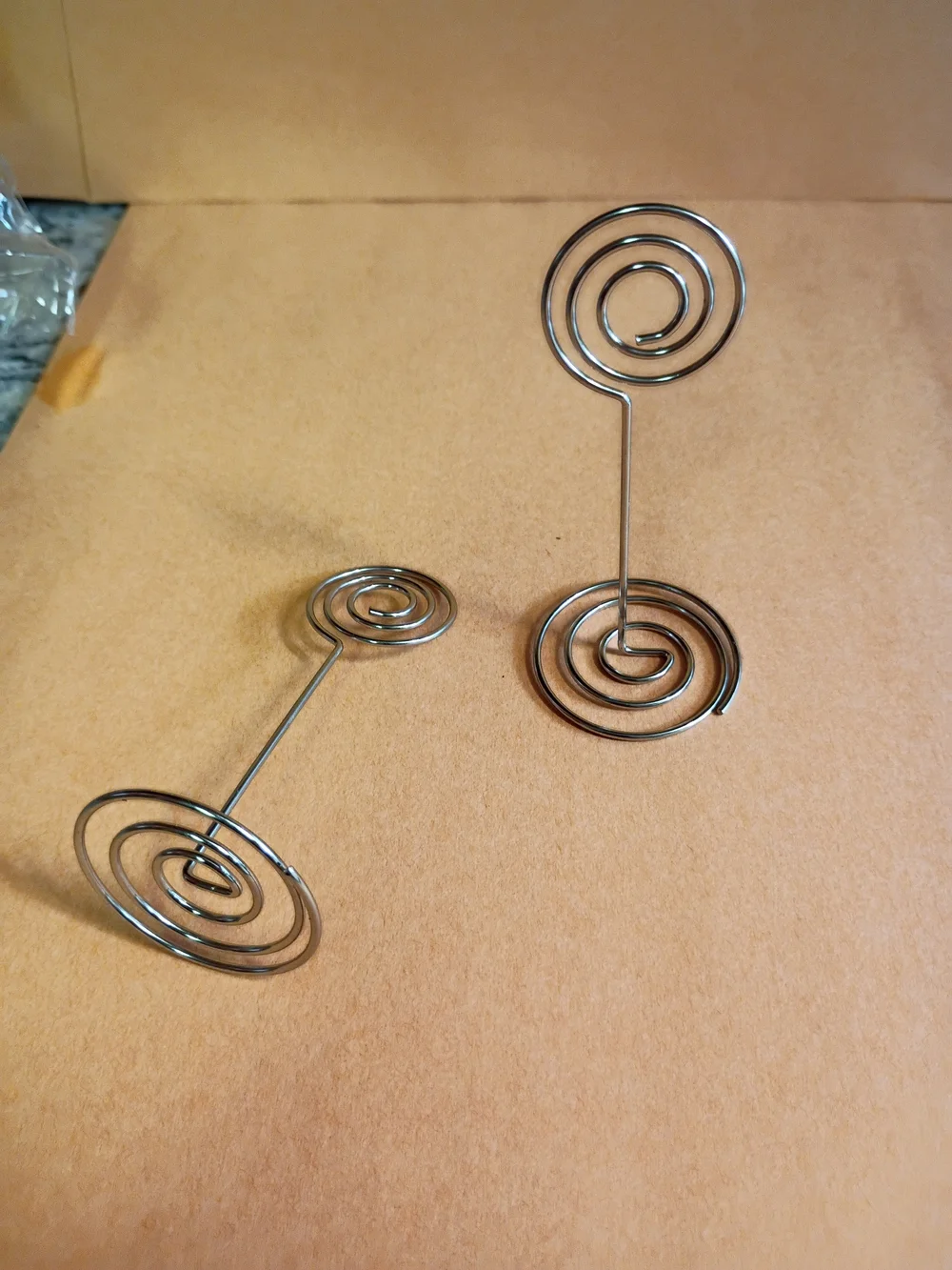 Source Unknown Silver Spiral Photo & Place Card Holders
